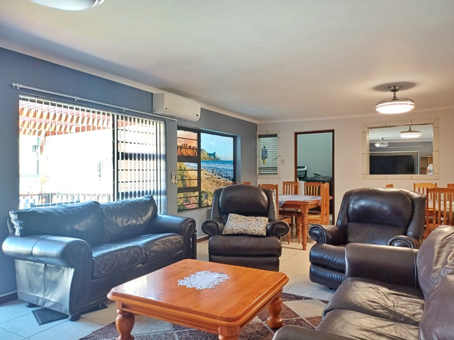 5 Bedroom Property for Sale in Fraaiuitsig Western Cape